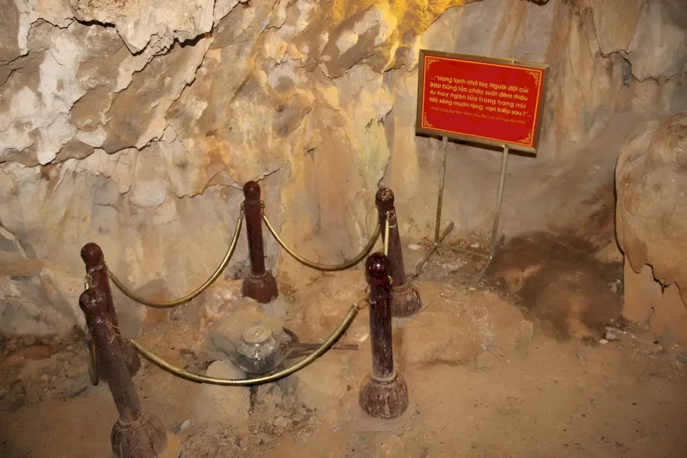 During his time in Pac Bo, President Ho Chi Minh wrote poetry, reflecting both his revolutionary spirit and deep appreciation for nature 